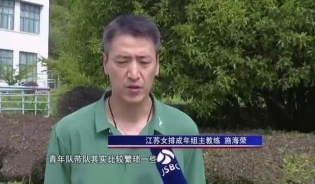 专家推荐【赢球大师】足球18中13奉上黄金时段亚冠小组赛解读【小胖体育】足球近14中11带来凌晨德国杯+西班牙杯赛事解读【秋叶说球】足球20中15带来亚冠+凌晨欧洲赛事解读今日热点赛事本周英超双赛，狼队vs 伯恩利；卢顿 vs 阿森纳！